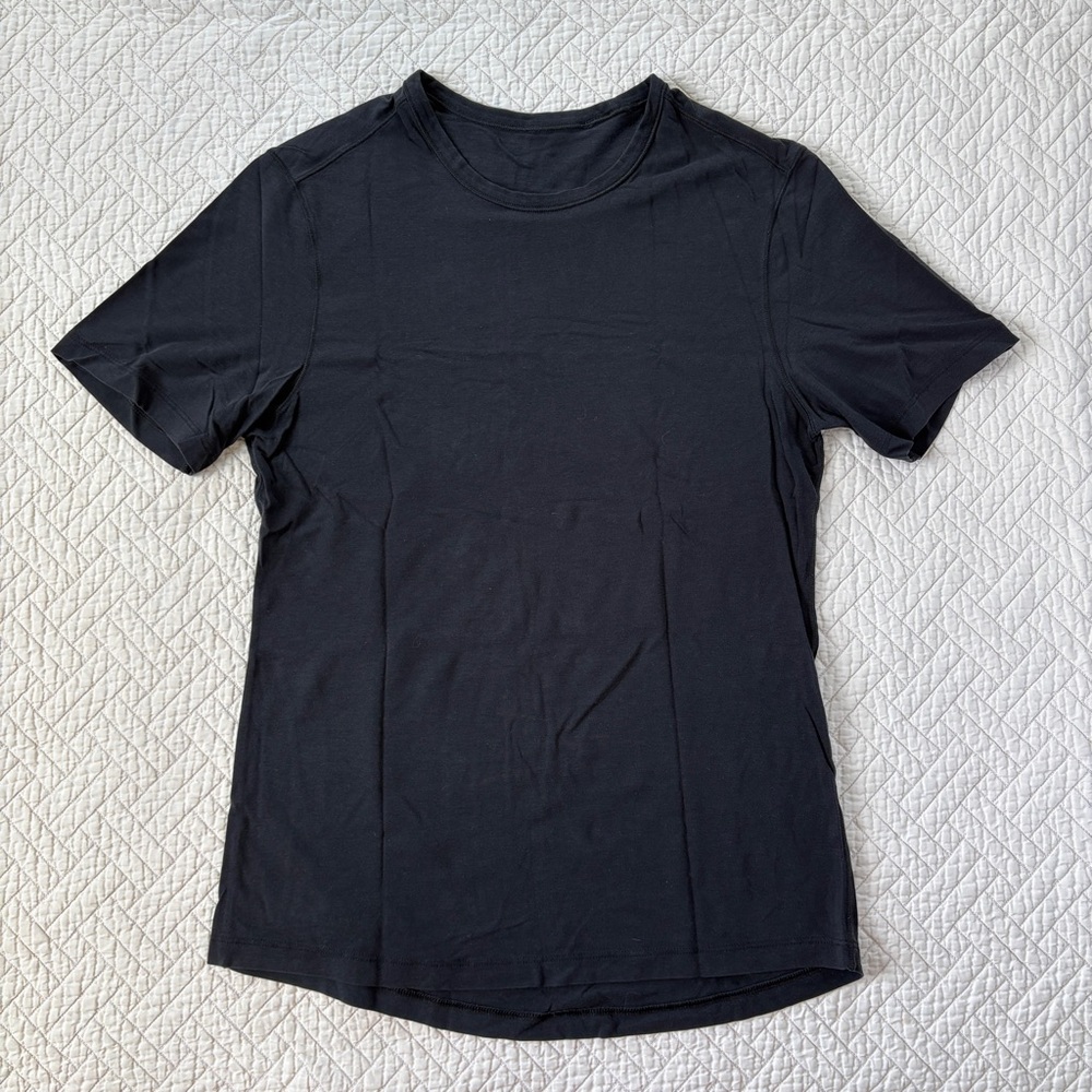 Black Men’s Lululemon T-Shirt